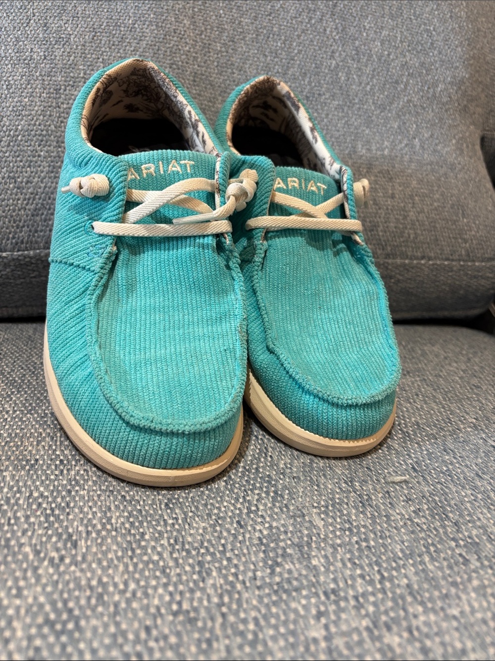 Ariat Hilo turquoise slip on shoes! 8.5